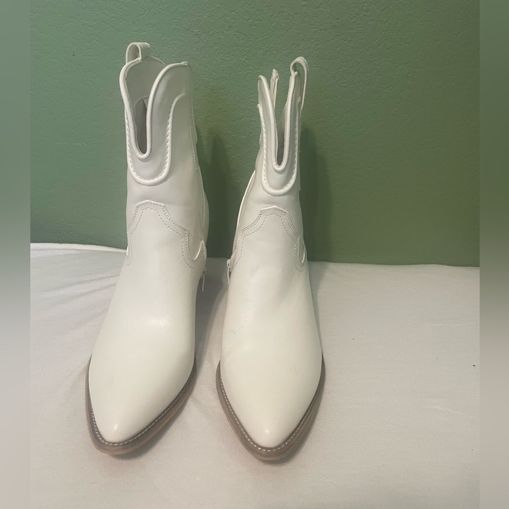 Women’s Dream Pairs women’s cowboy ankle boots size 10
